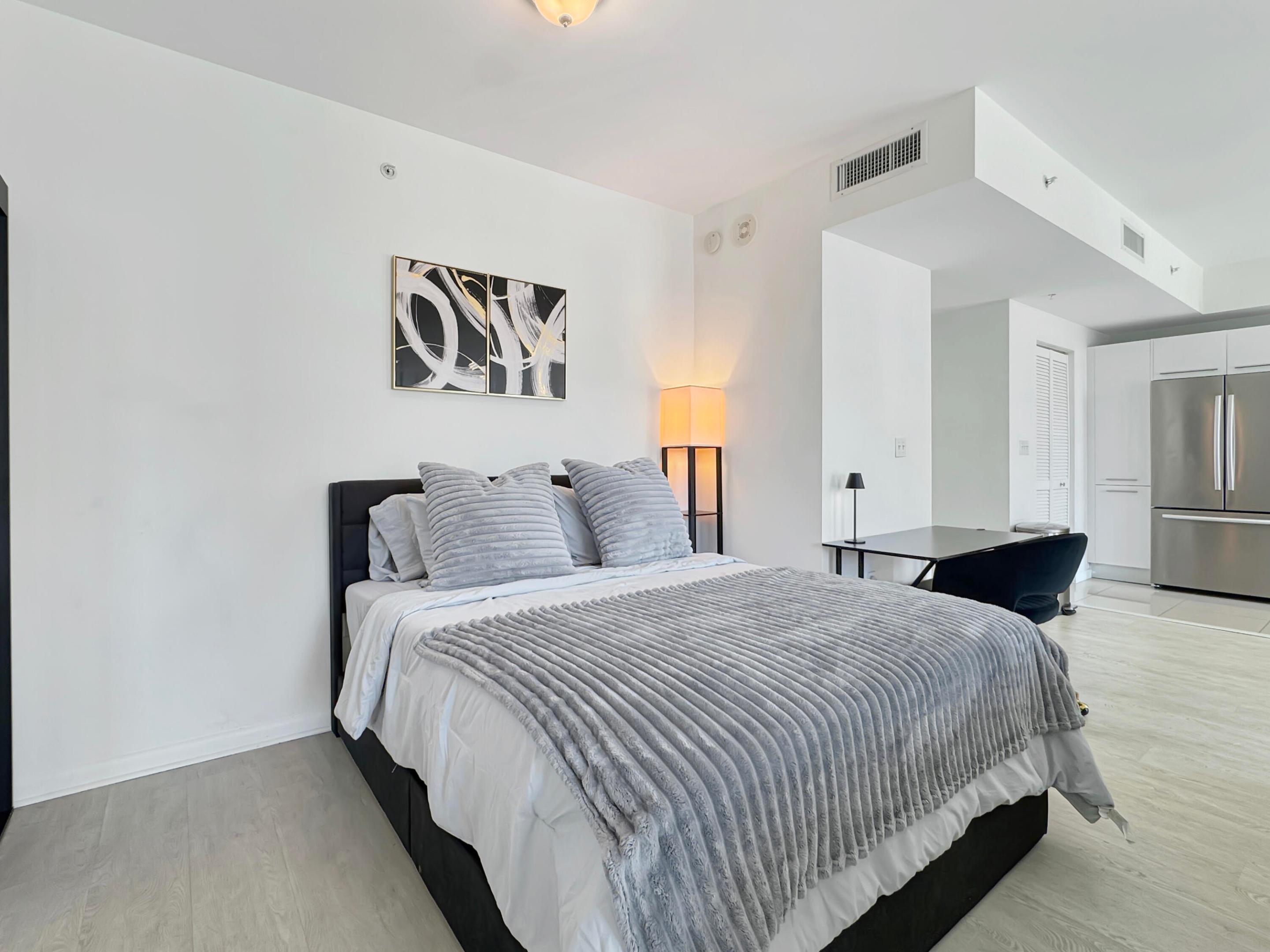 244 BISCAYNE #3005, Miami FL 33132
