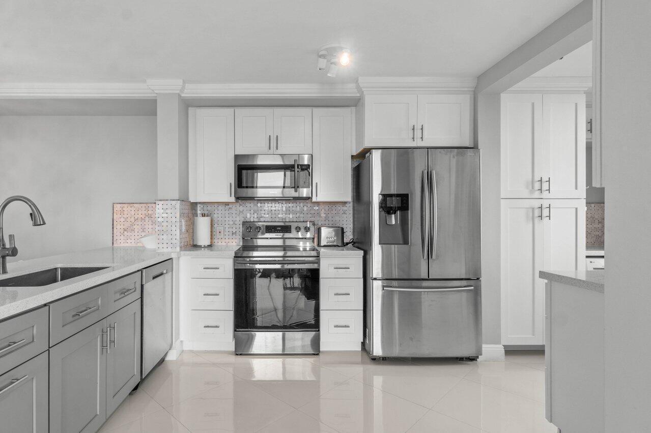 180 YACHT CLUB #102, Hypoluxo FL 33462