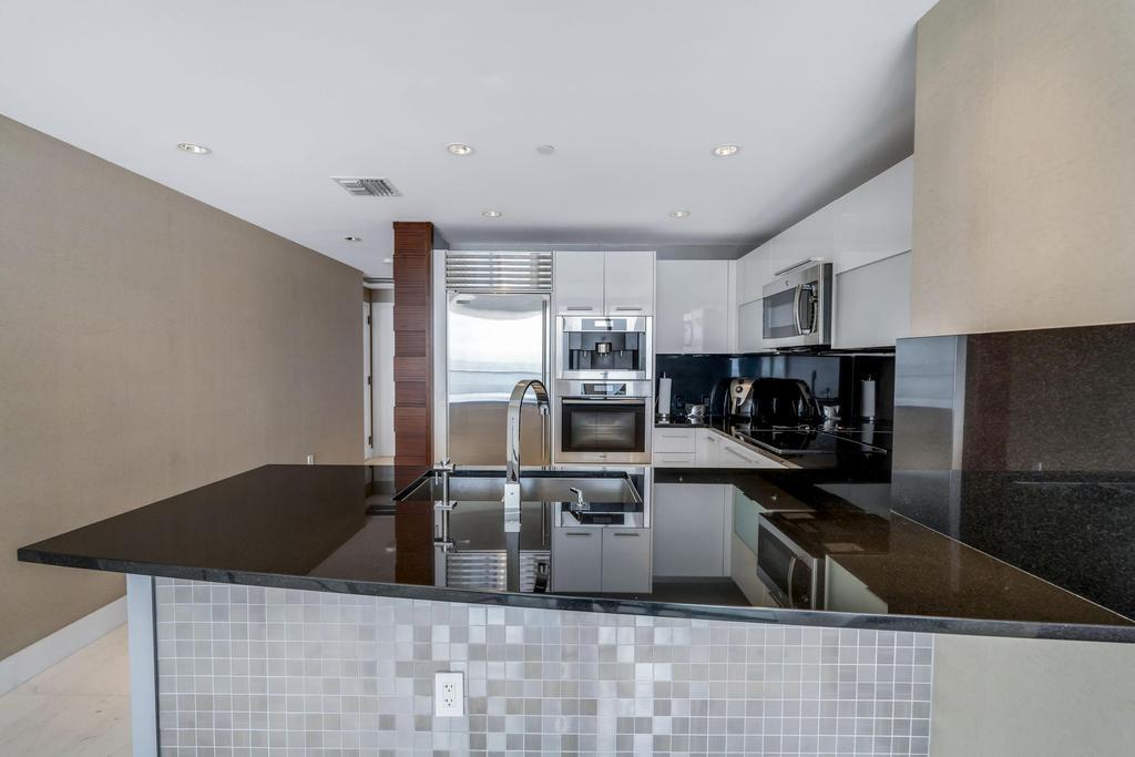17121 Collins #2207, Sunny Isles Beach FL 33160