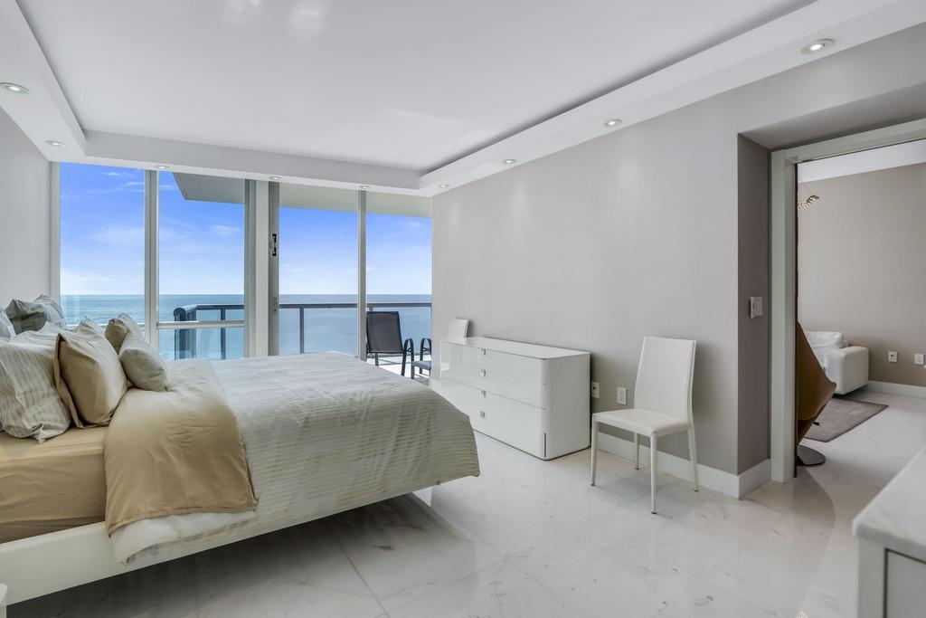 17121 Collins #2207, Sunny Isles Beach FL 33160