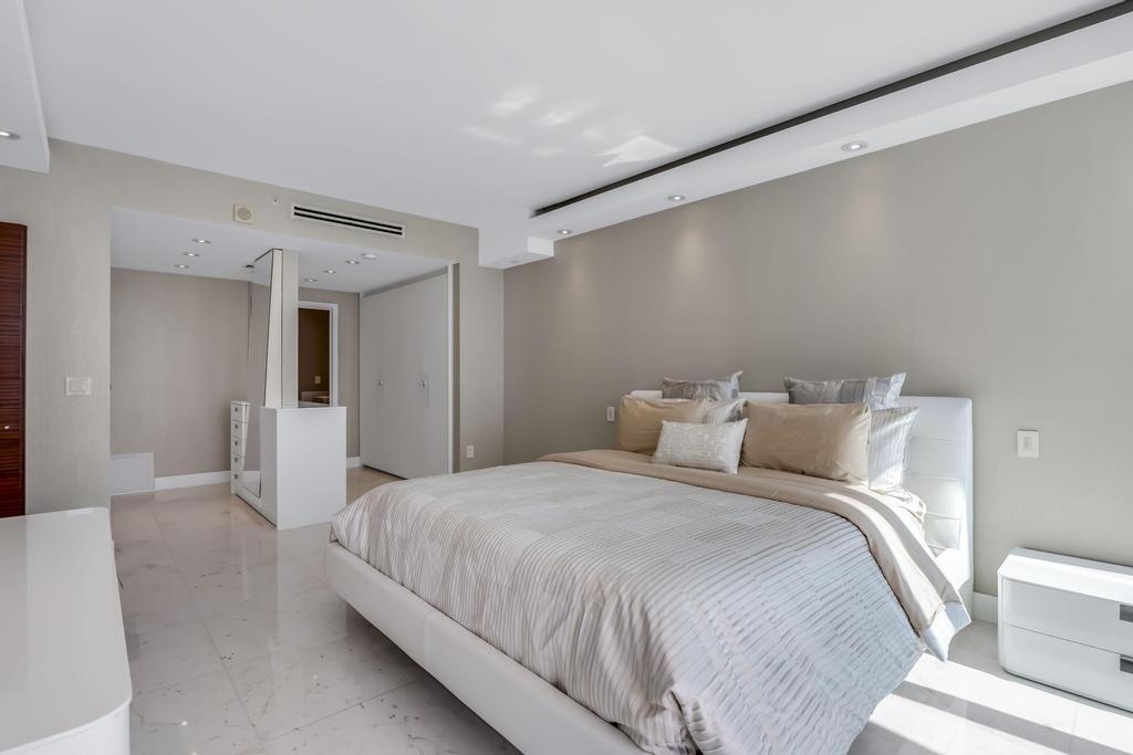 17121 Collins #2207, Sunny Isles Beach FL 33160
