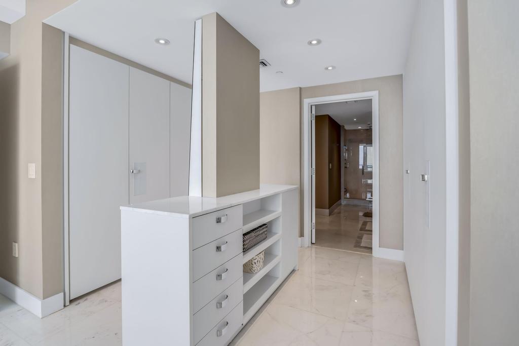 17121 Collins #2207, Sunny Isles Beach FL 33160