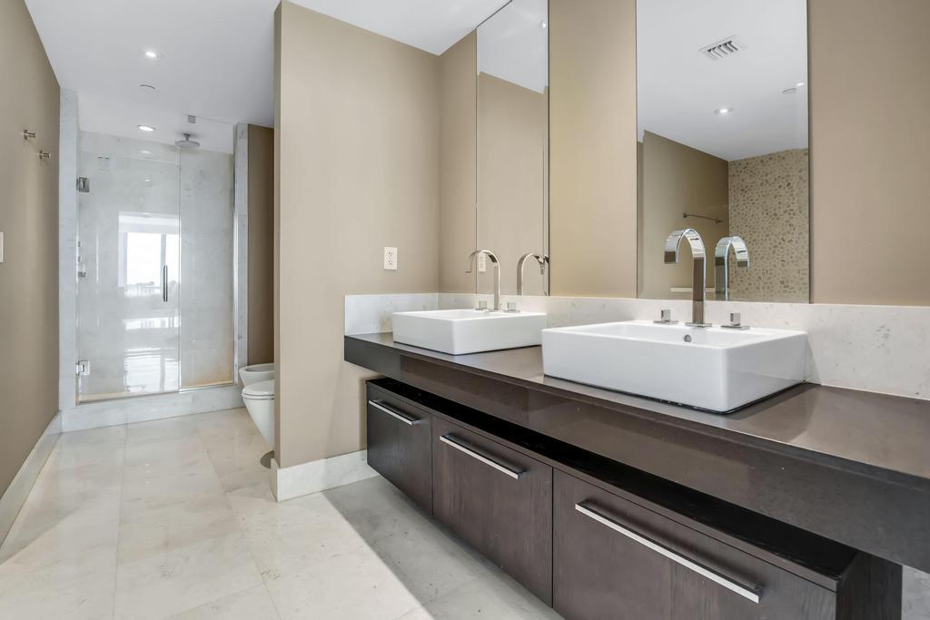 17121 Collins #2207, Sunny Isles Beach FL 33160