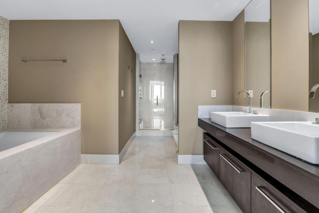 17121 Collins #2207, Sunny Isles Beach FL 33160