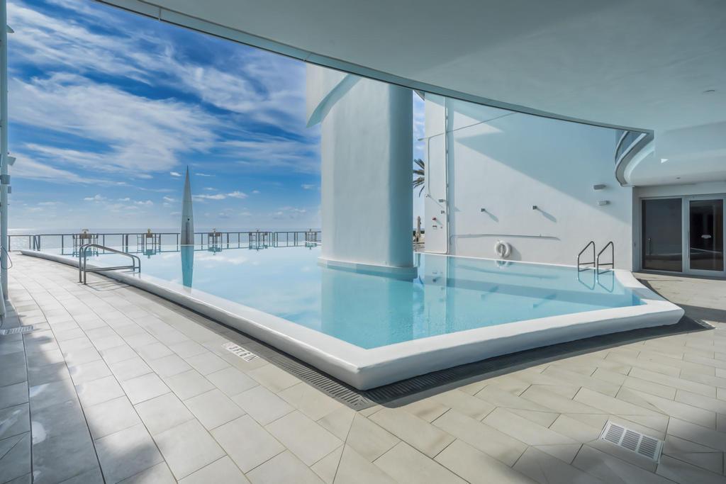 17121 Collins #2207, Sunny Isles Beach FL 33160