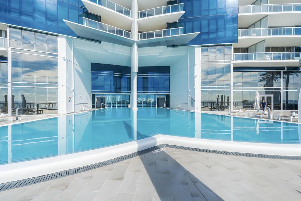 17121 Collins #2207, Sunny Isles Beach FL 33160