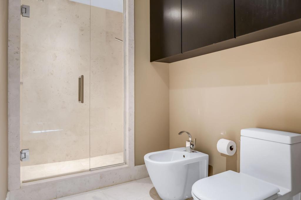 17121 Collins #2207, Sunny Isles Beach FL 33160