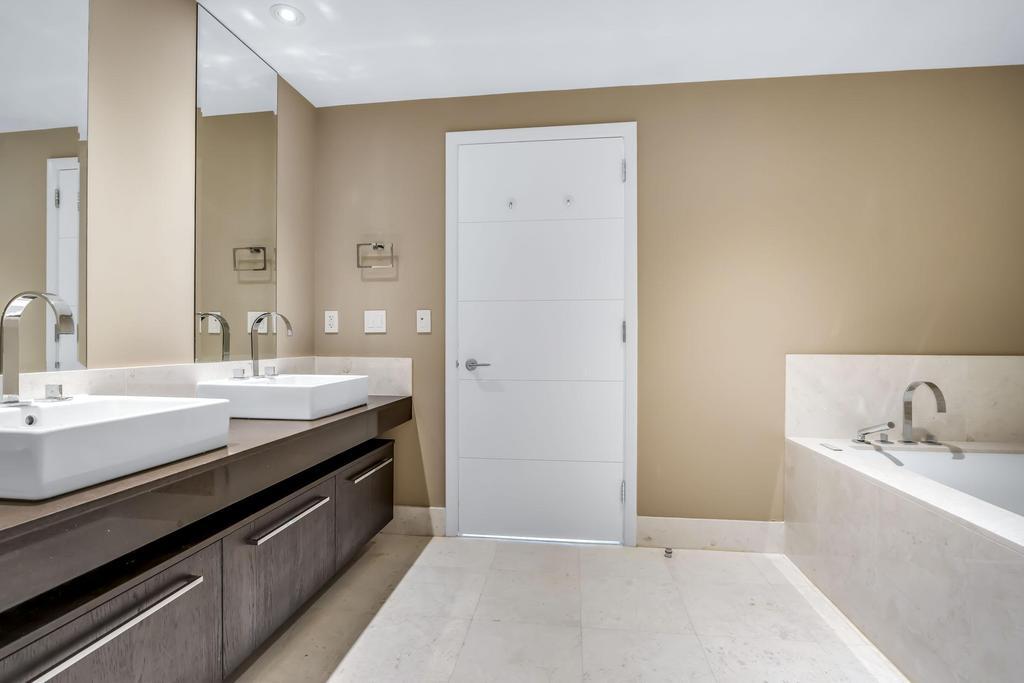 17121 Collins #2207, Sunny Isles Beach FL 33160