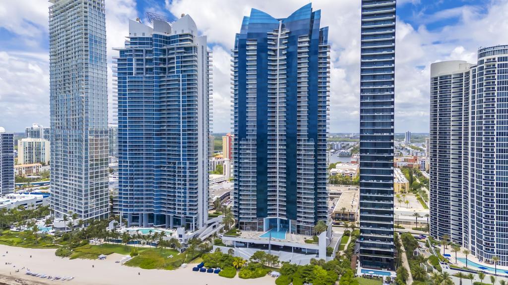 17121 Collins #2207, Sunny Isles Beach FL 33160