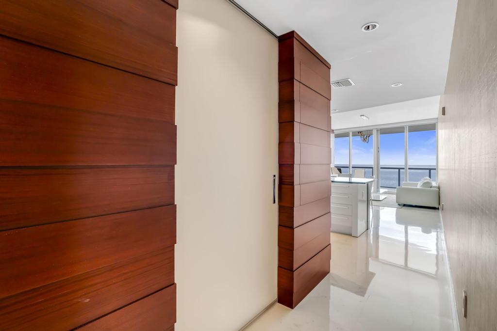 17121 Collins #2207, Sunny Isles Beach FL 33160