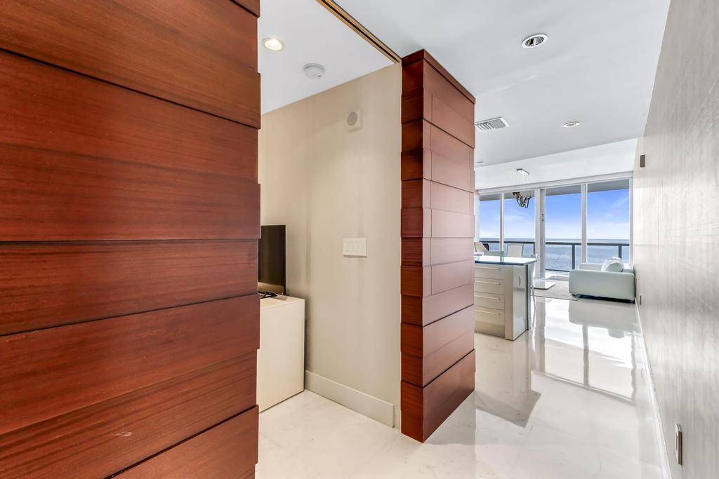 17121 Collins #2207, Sunny Isles Beach FL 33160