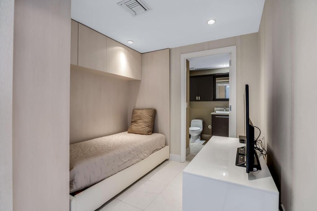 17121 Collins #2207, Sunny Isles Beach FL 33160