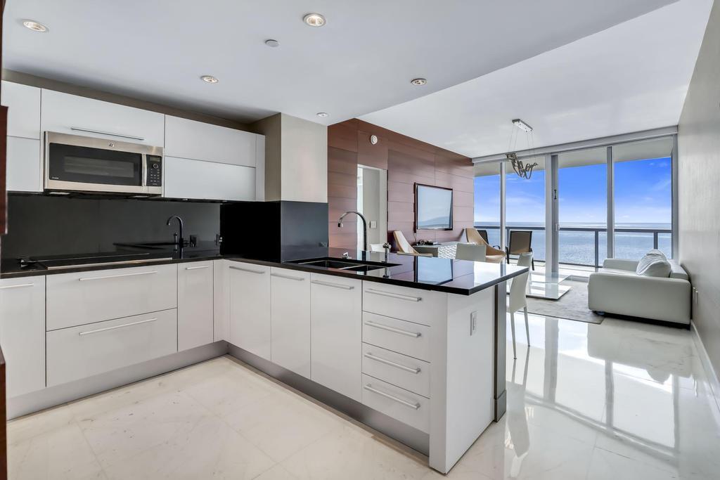 17121 Collins #2207, Sunny Isles Beach FL 33160