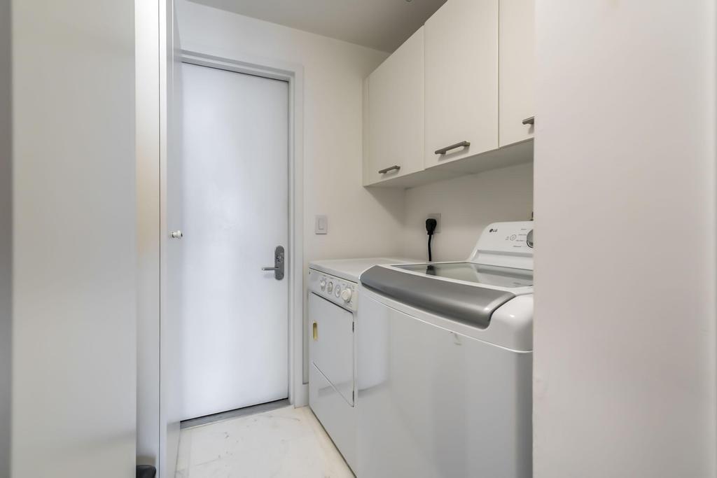 17121 Collins #2207, Sunny Isles Beach FL 33160