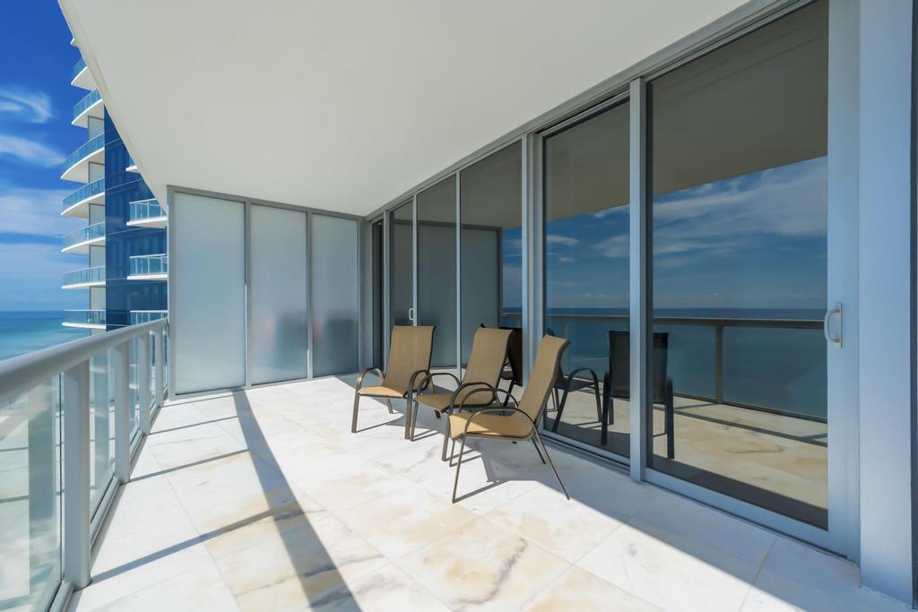 17121 Collins #2207, Sunny Isles Beach FL 33160