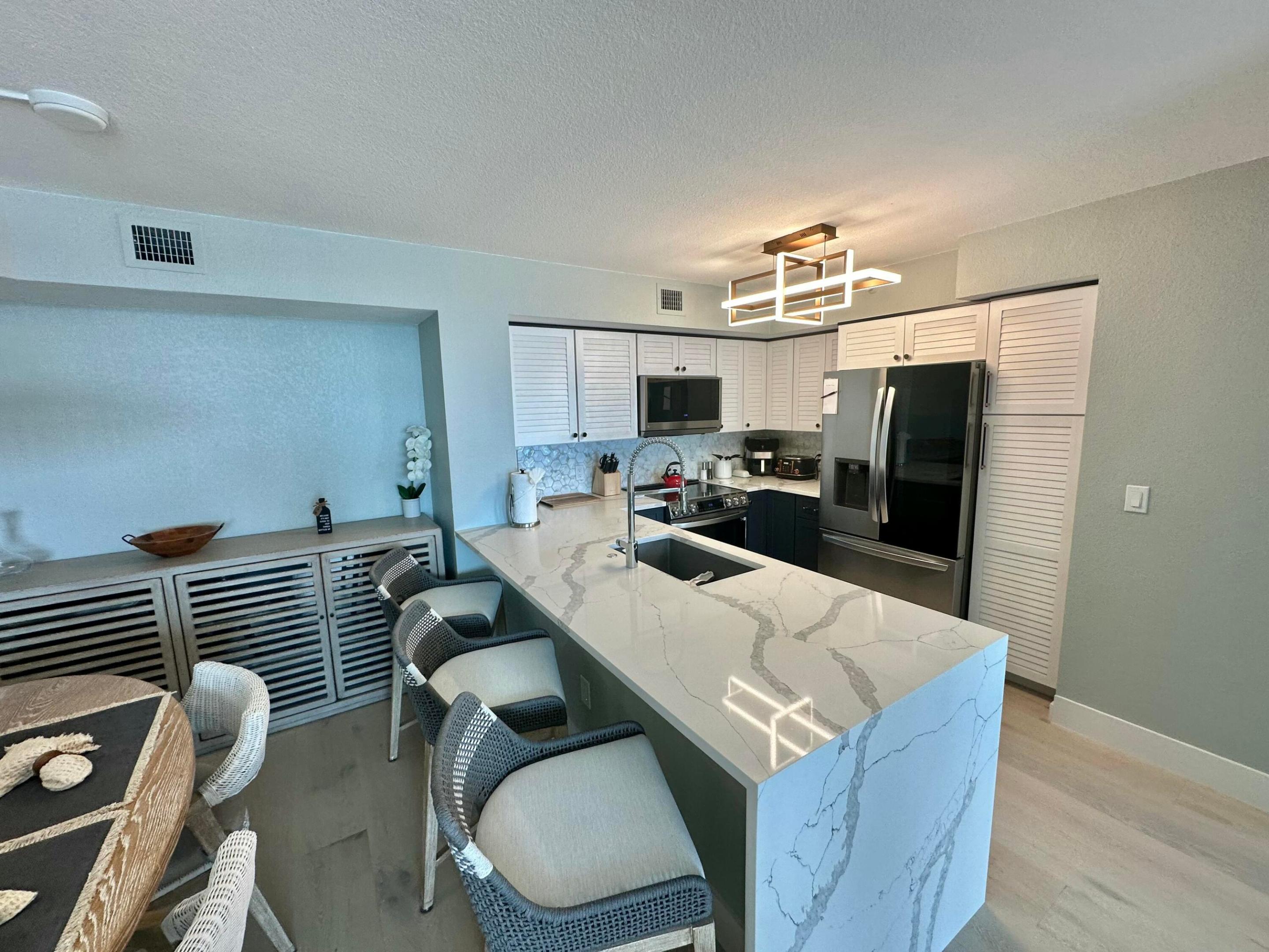 167 YACHT CLUB #204, Hypoluxo FL 33462