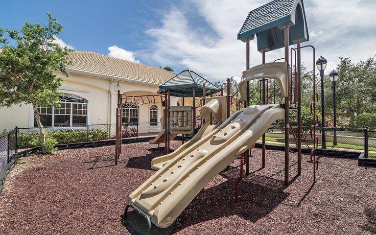 2106 Myrtlewood, Palm Beach Gardens FL 33418