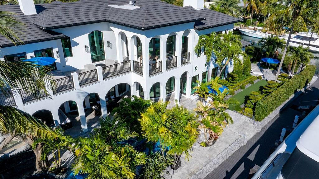 2457 NE 26TH, Lighthouse Point FL 33064