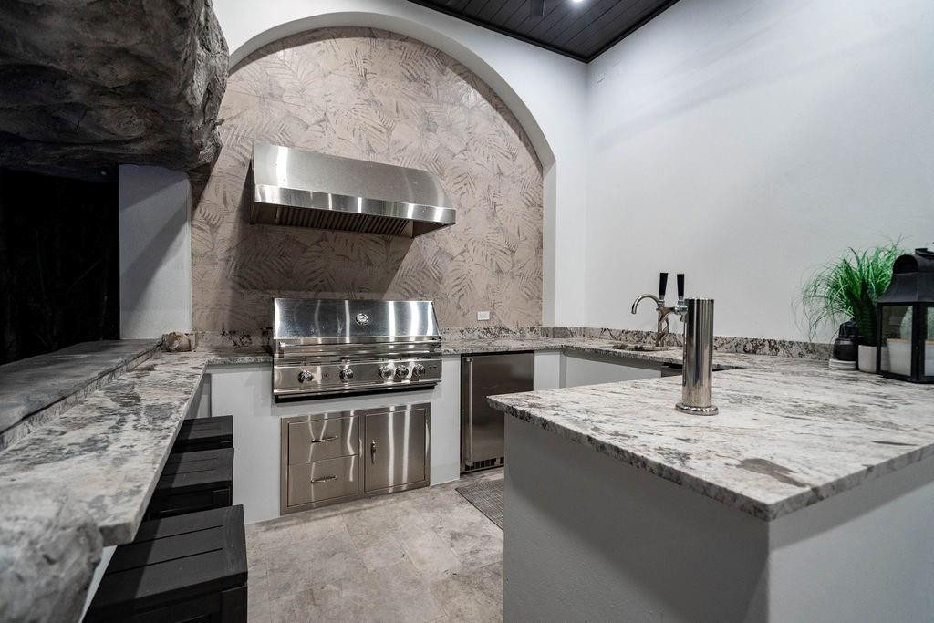 2457 NE 26TH, Lighthouse Point FL 33064