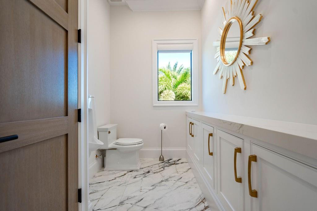 2457 NE 26TH, Lighthouse Point FL 33064