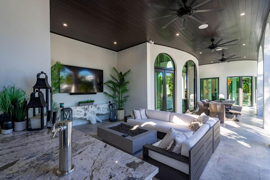 2457 NE 26TH, Lighthouse Point FL 33064