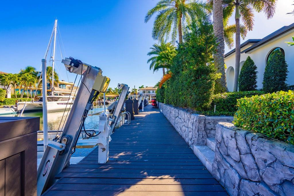 2457 NE 26TH, Lighthouse Point FL 33064