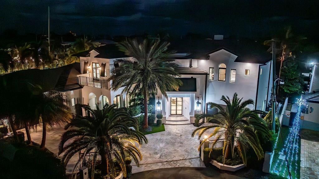 2457 NE 26TH, Lighthouse Point FL 33064