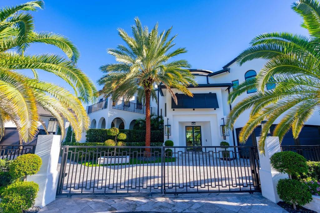 2457 NE 26TH, Lighthouse Point FL 33064
