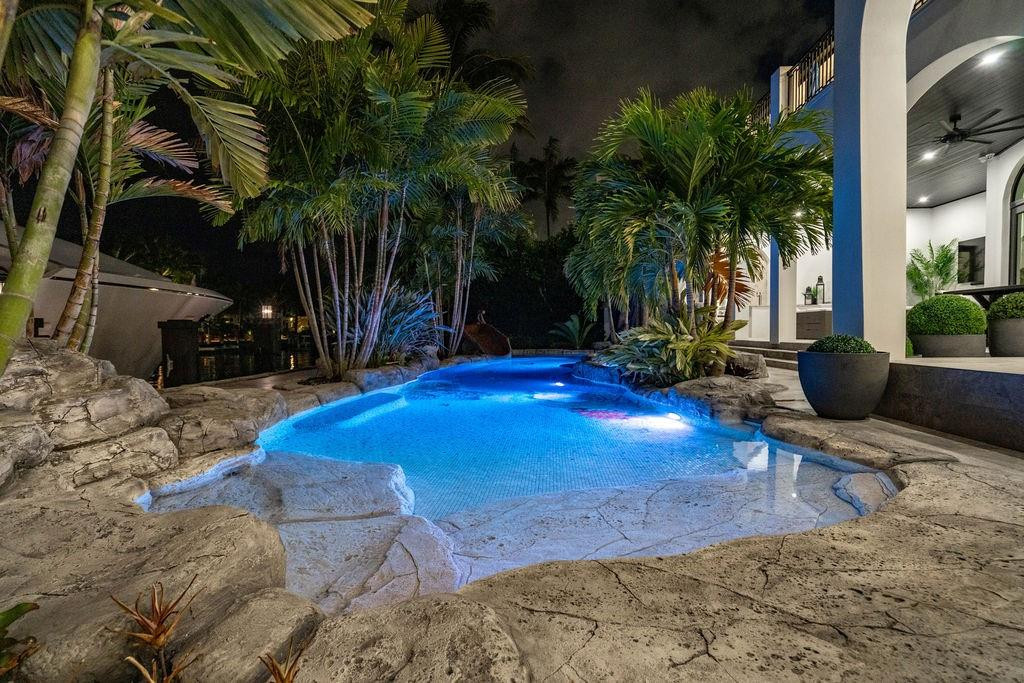 2457 NE 26TH, Lighthouse Point FL 33064