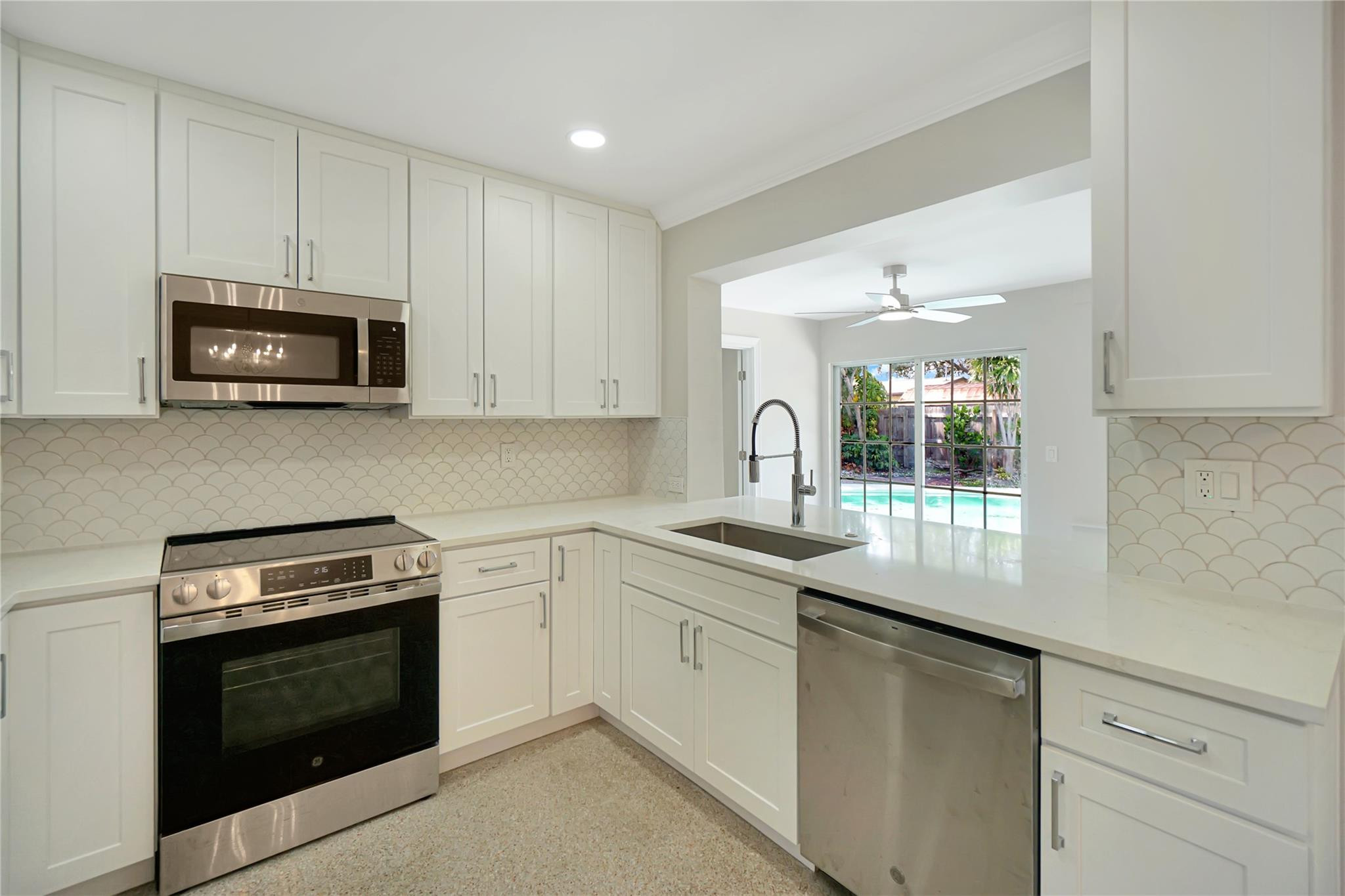 917 SE 15th, Deerfield Beach FL 33441