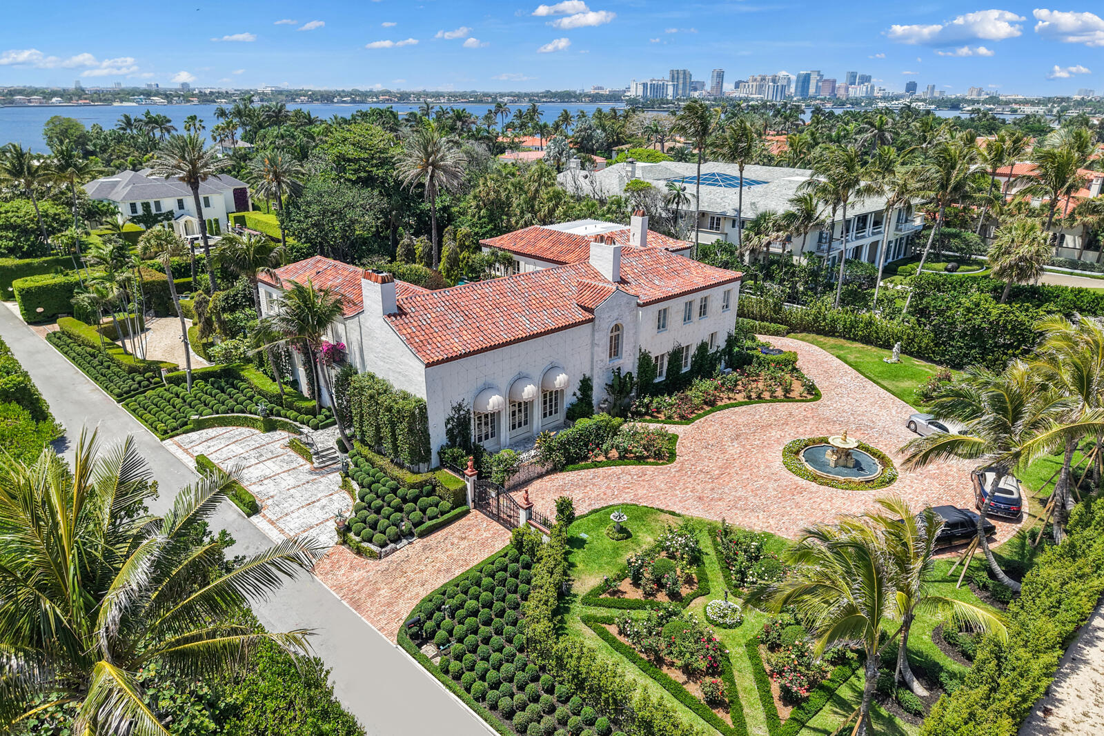 111 Via Del Lago, Palm Beach FL 33480