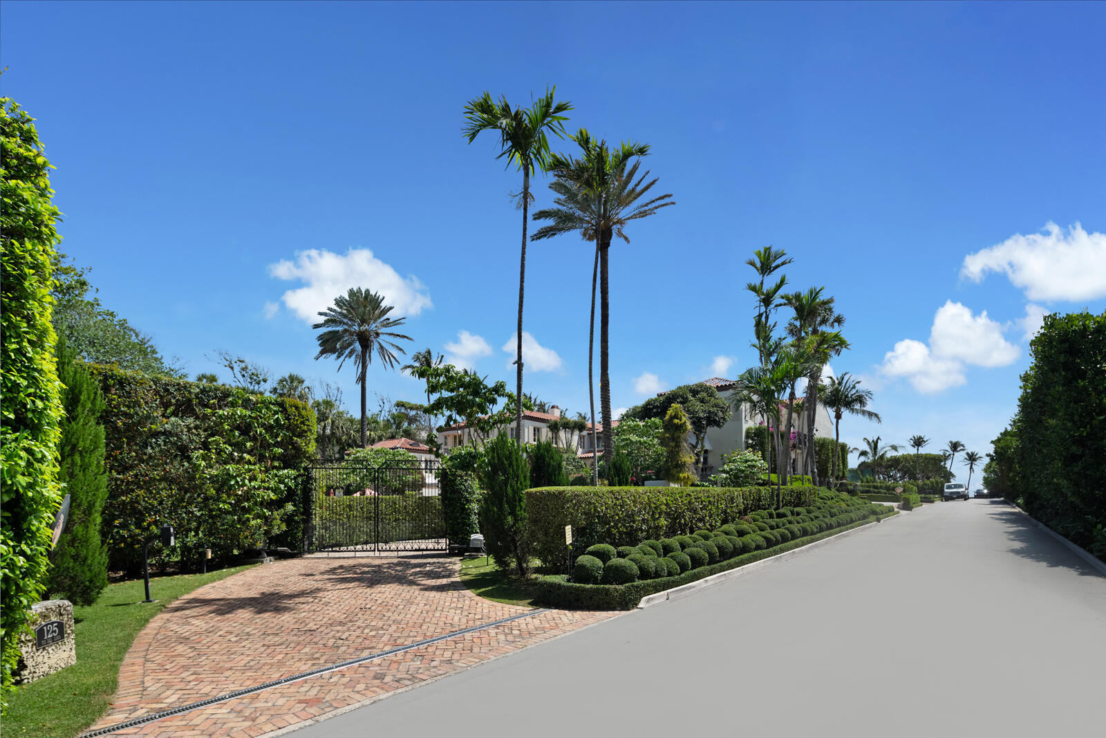 111 Via Del Lago, Palm Beach FL 33480