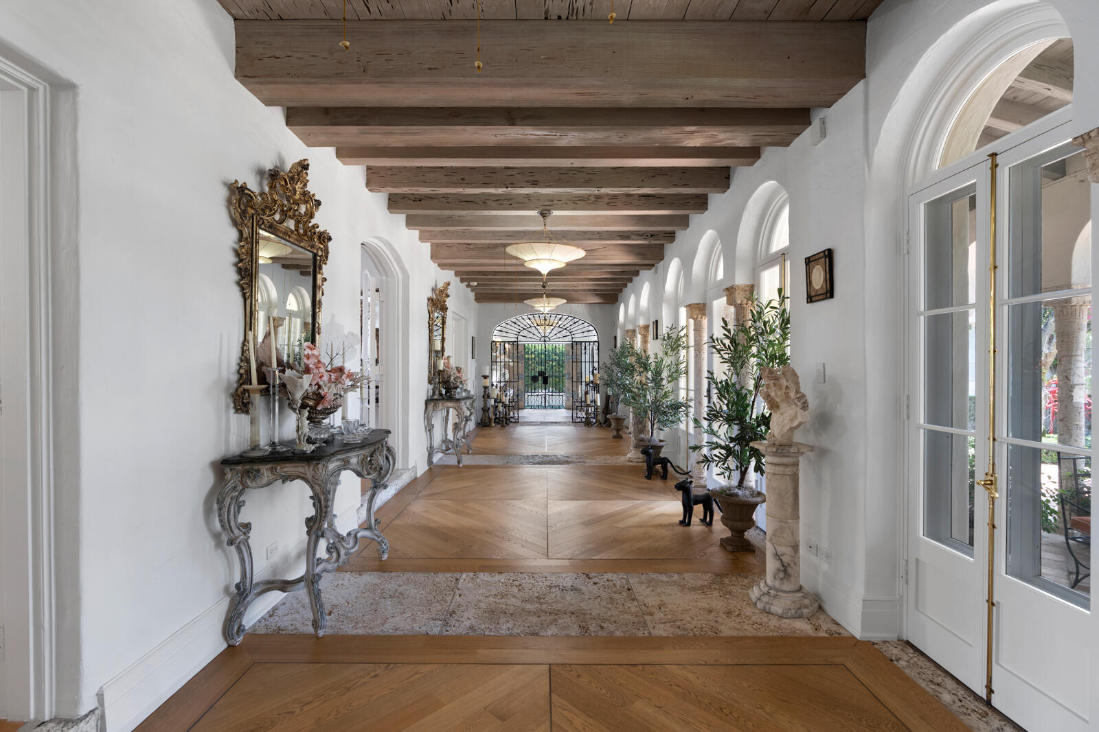 111 Via Del Lago, Palm Beach FL 33480