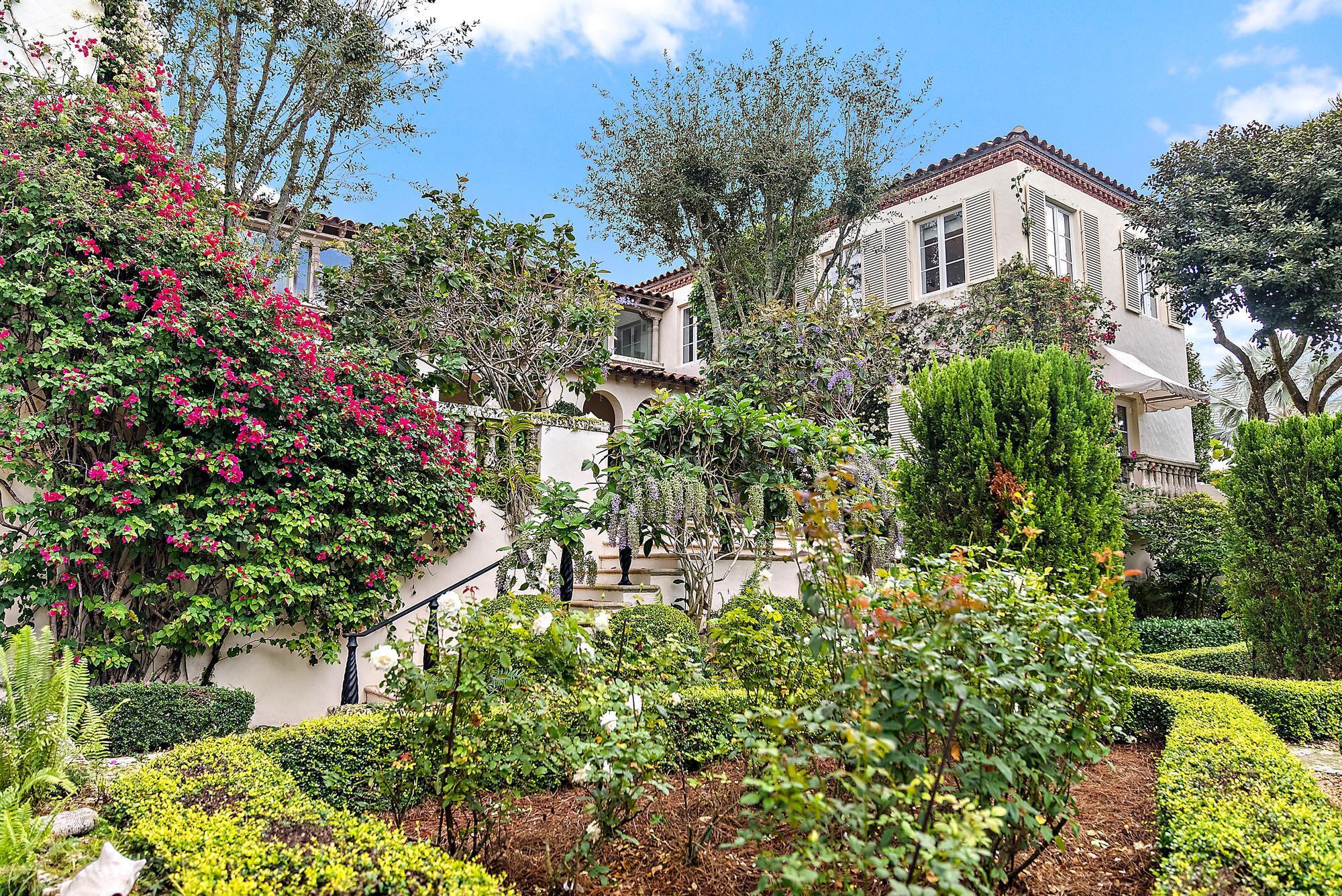 111 Via Del Lago, Palm Beach FL 33480