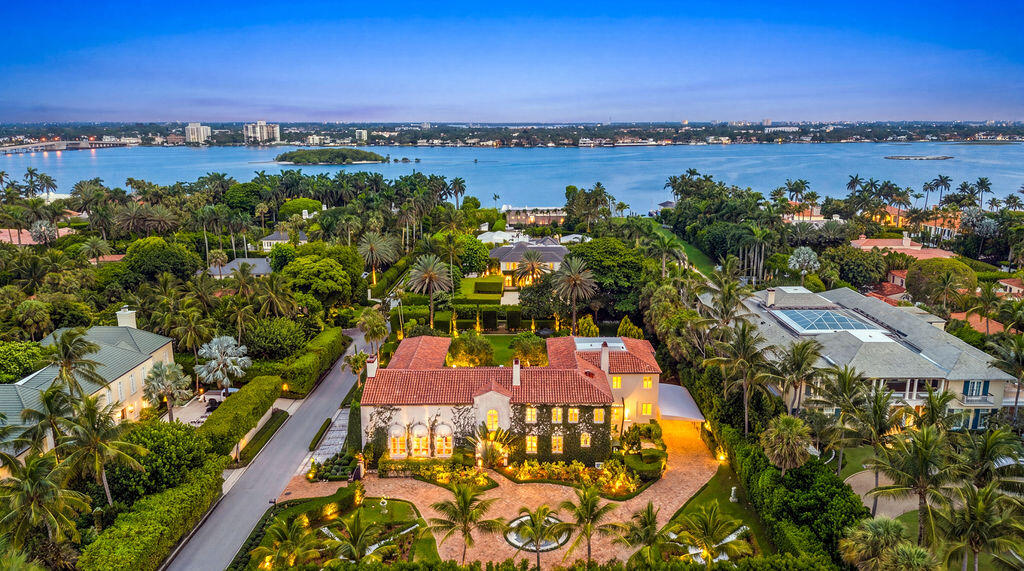 111 Via Del Lago, Palm Beach FL 33480