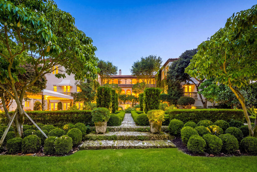 111 Via Del Lago, Palm Beach FL 33480