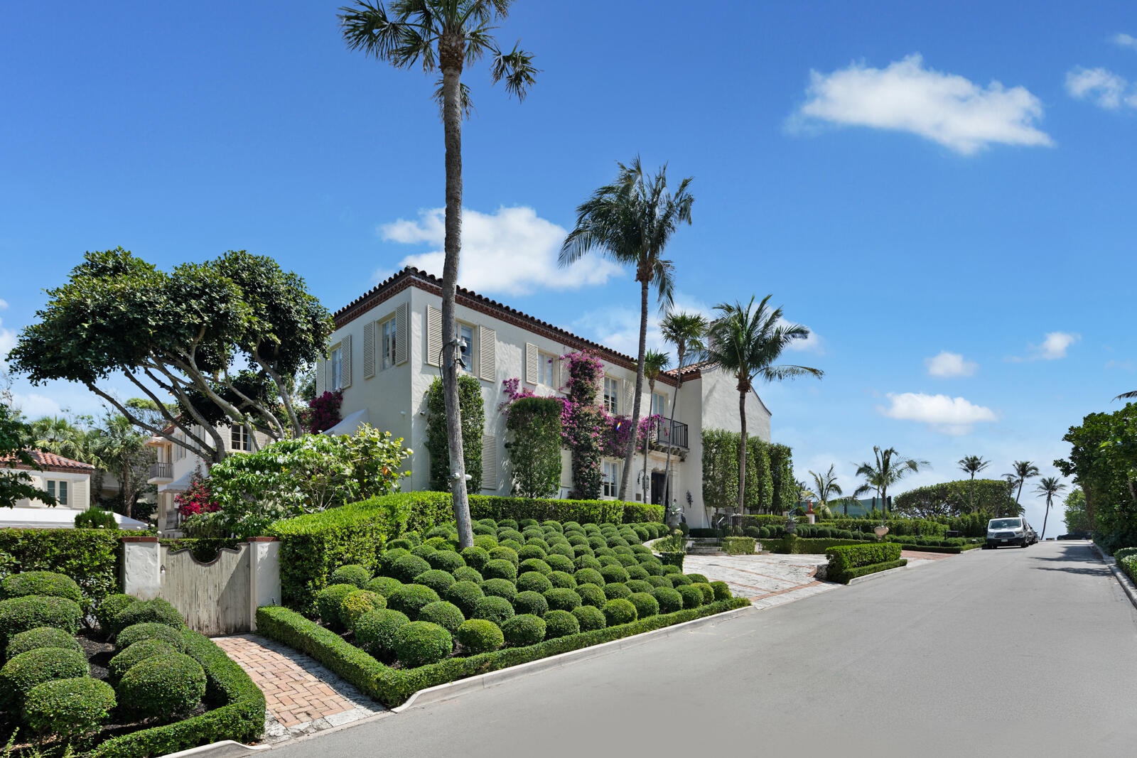 111 Via Del Lago, Palm Beach FL 33480