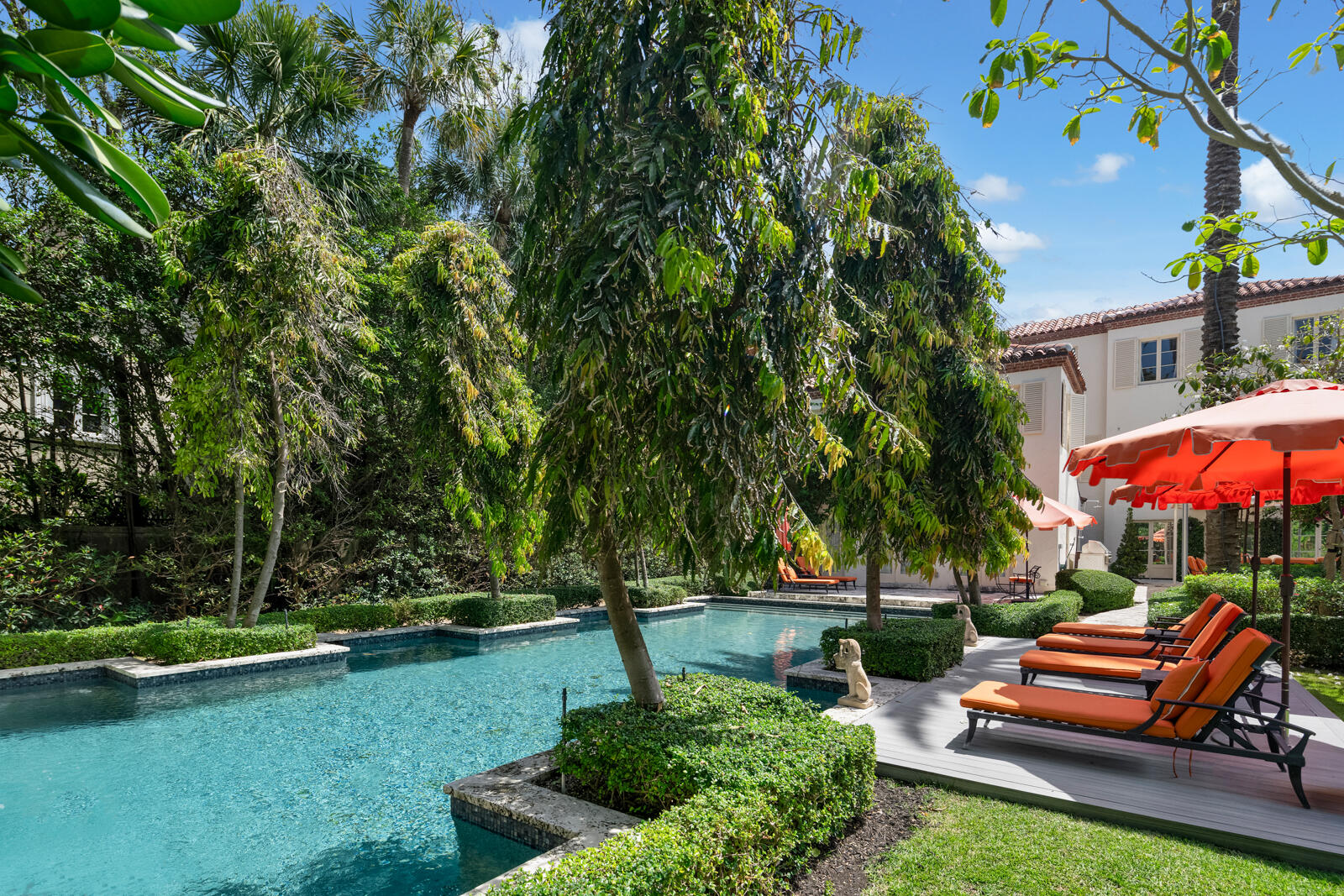 111 Via Del Lago, Palm Beach FL 33480