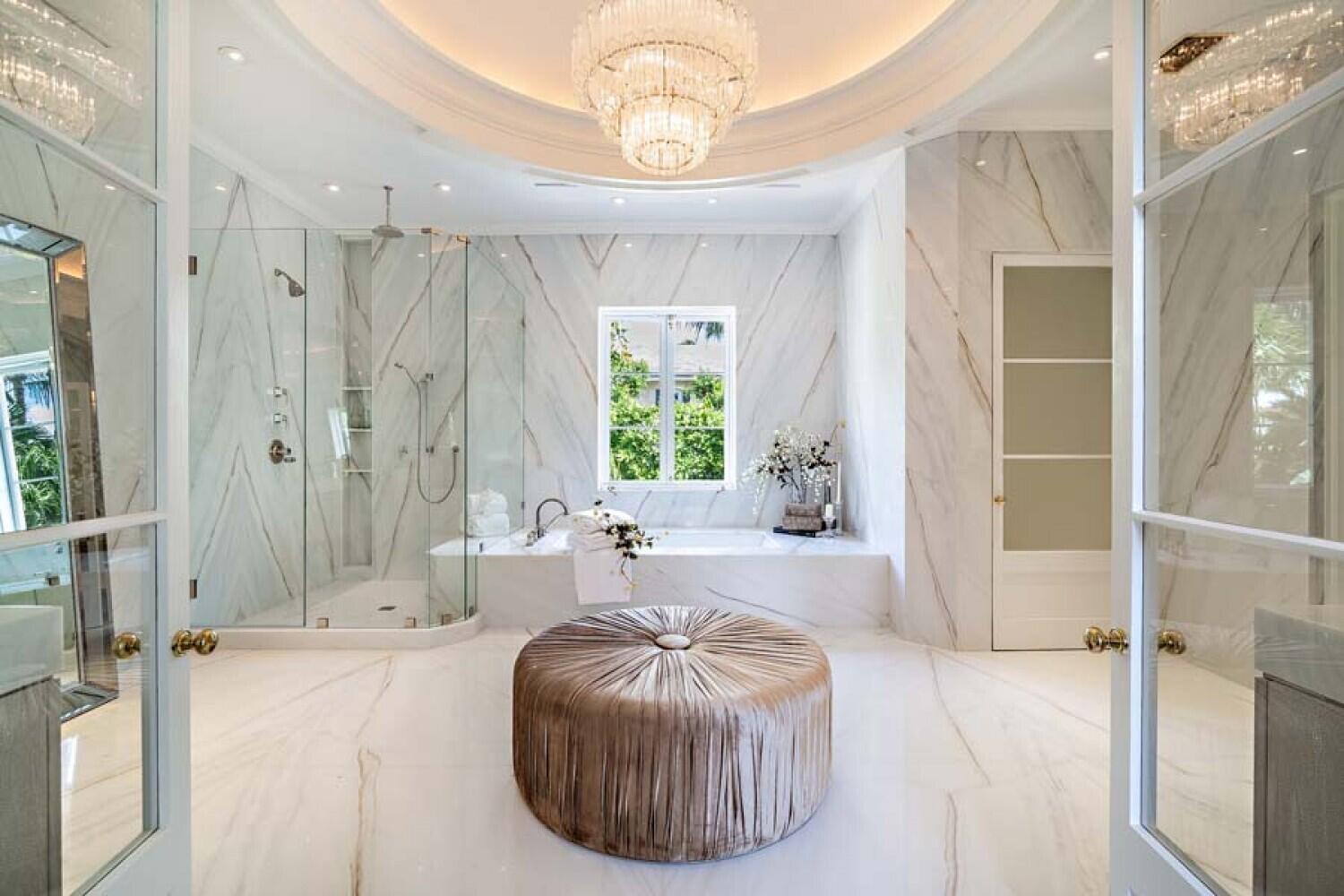 111 Via Del Lago, Palm Beach FL 33480