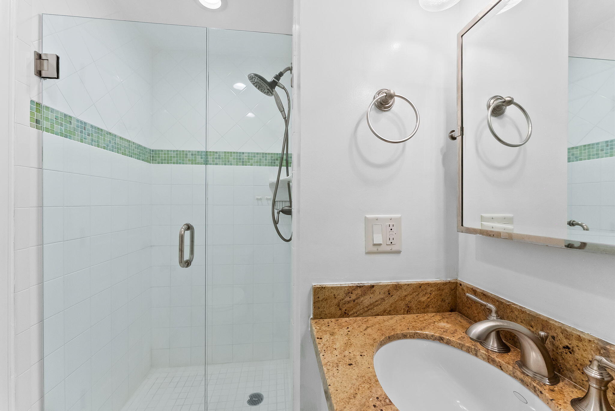 815 Middle River #202, Fort Lauderdale FL 33304