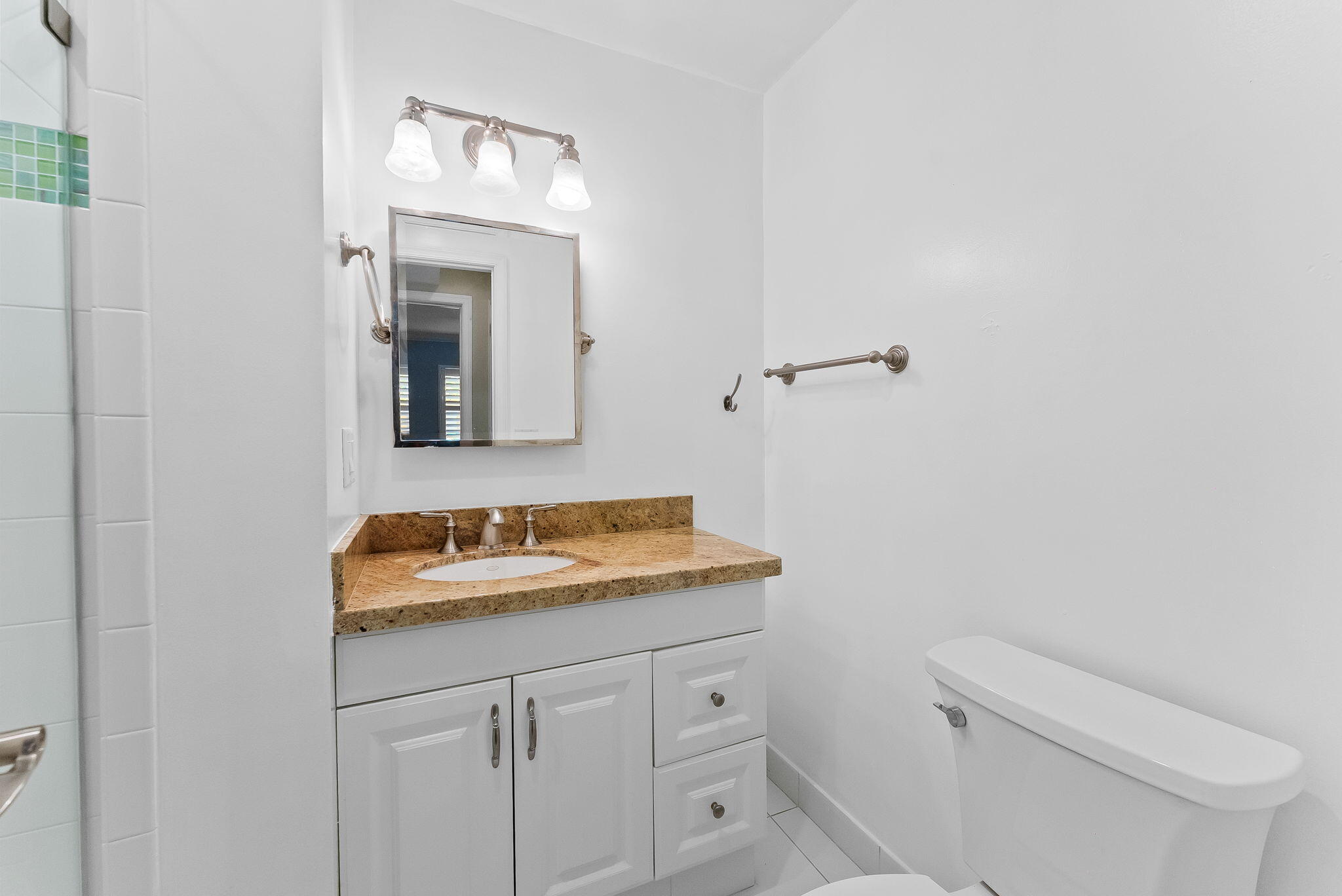 815 Middle River #202, Fort Lauderdale FL 33304