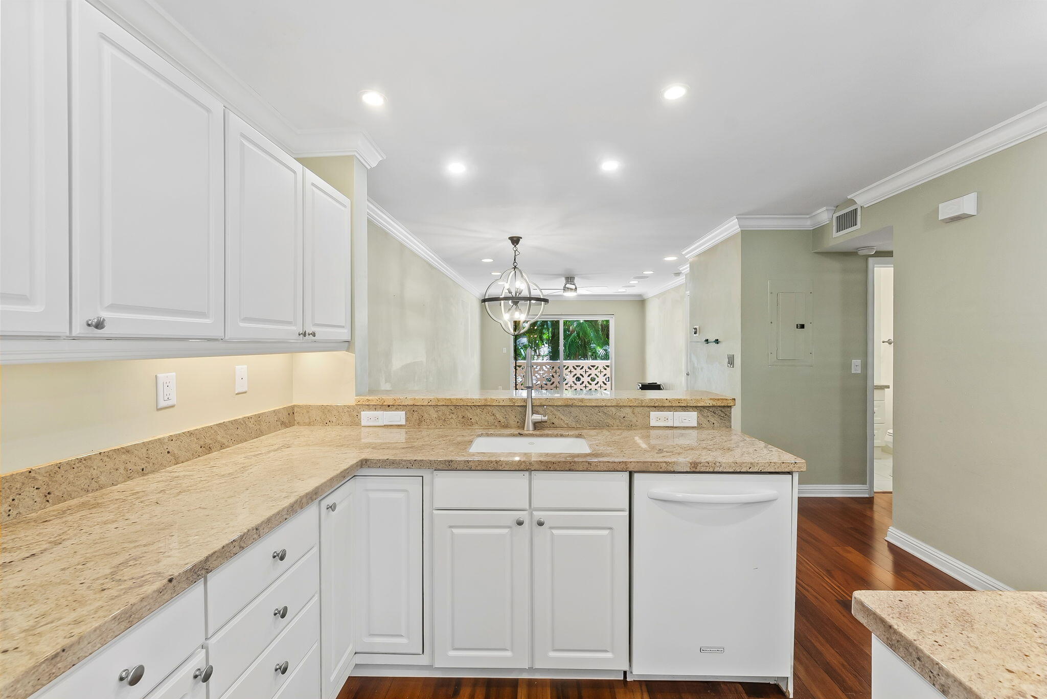 815 Middle River #202, Fort Lauderdale FL 33304