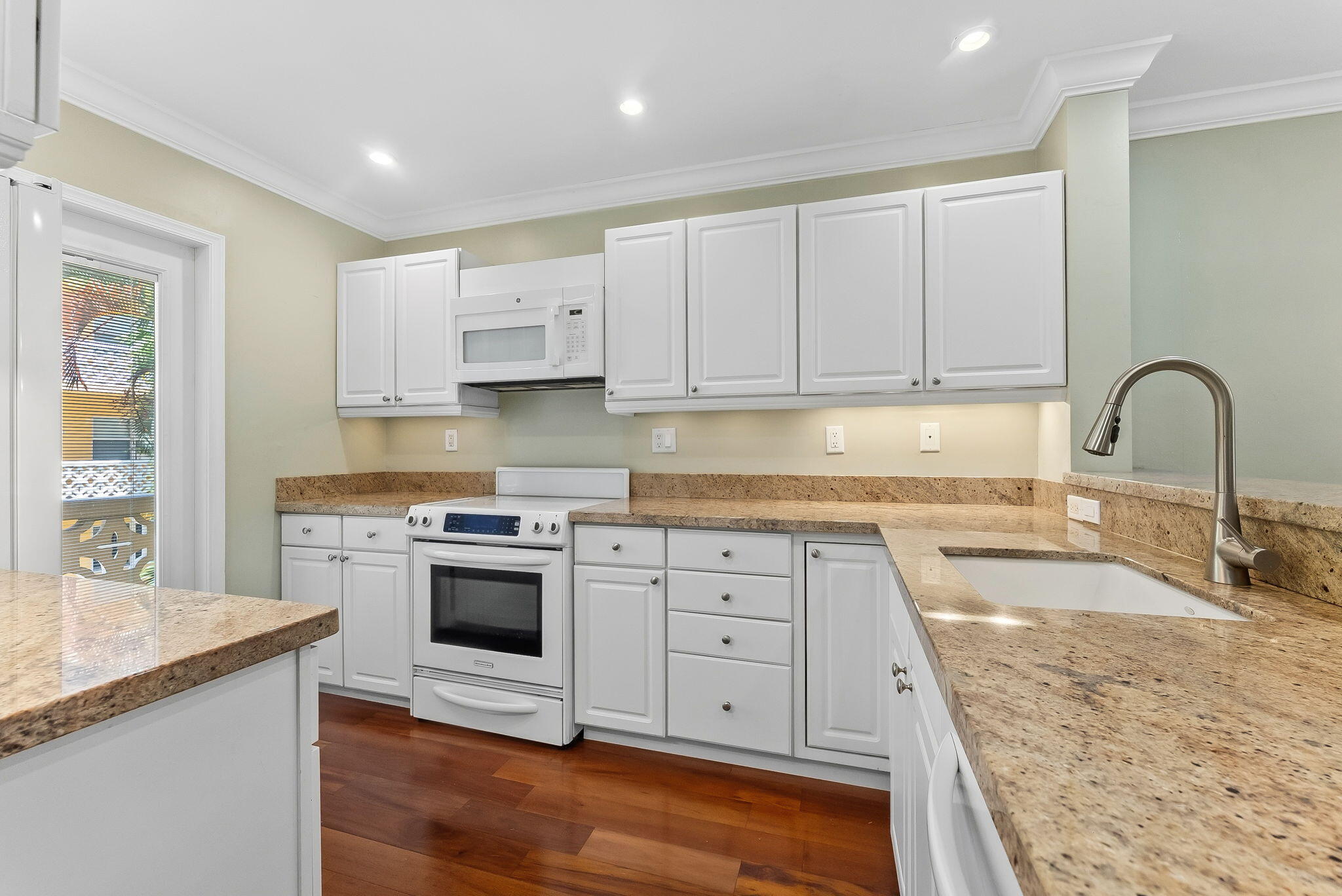 815 Middle River #202, Fort Lauderdale FL 33304