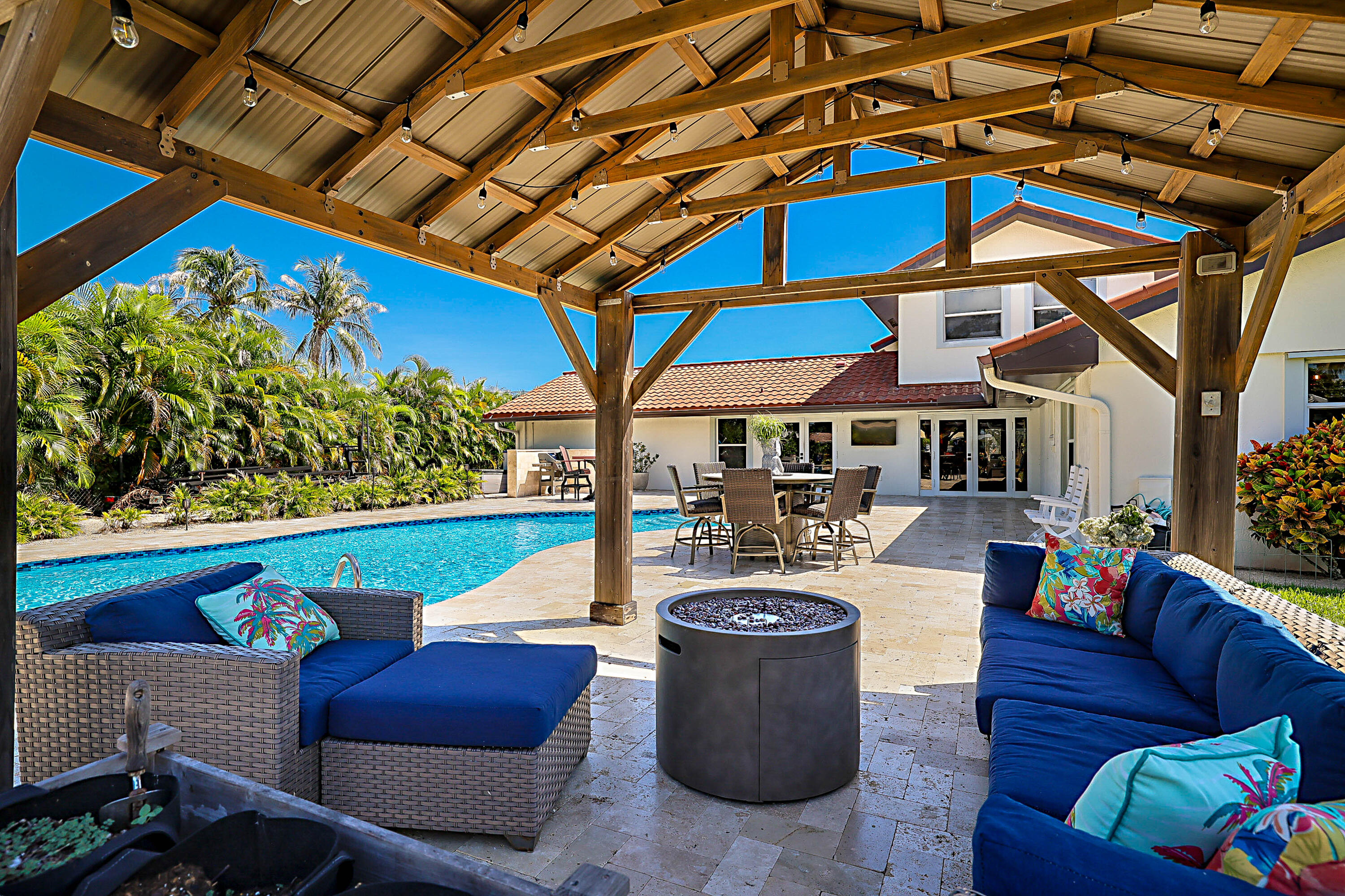 71 FAIRVIEW, Tequesta FL 33469