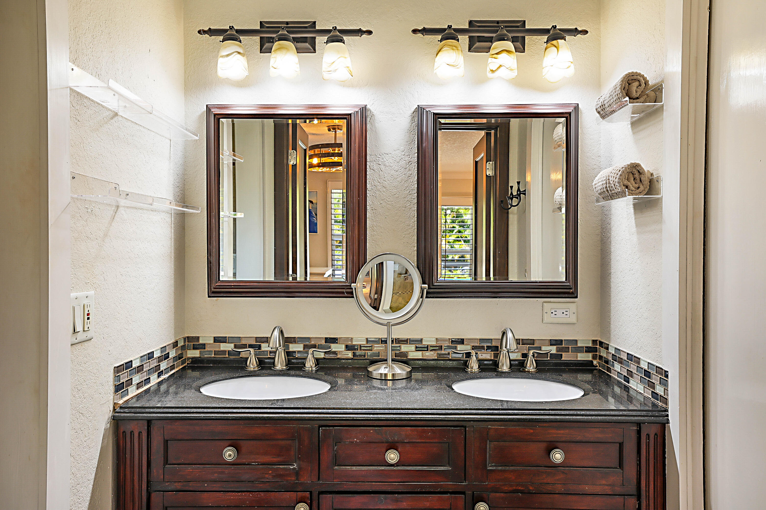 71 FAIRVIEW, Tequesta FL 33469