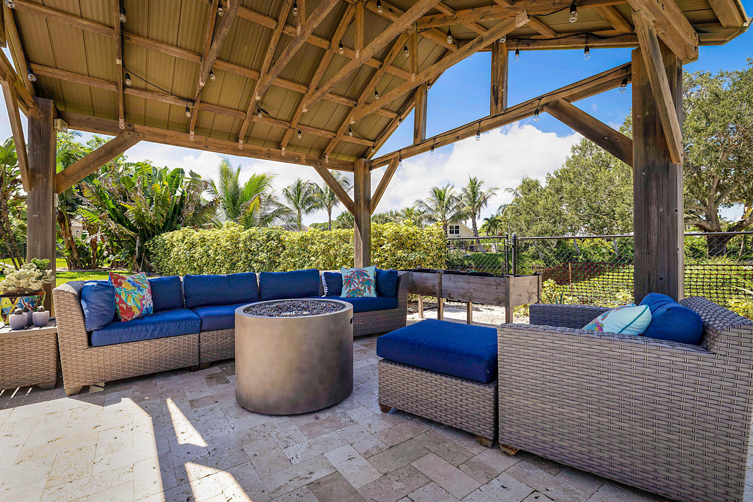 71 FAIRVIEW, Tequesta FL 33469