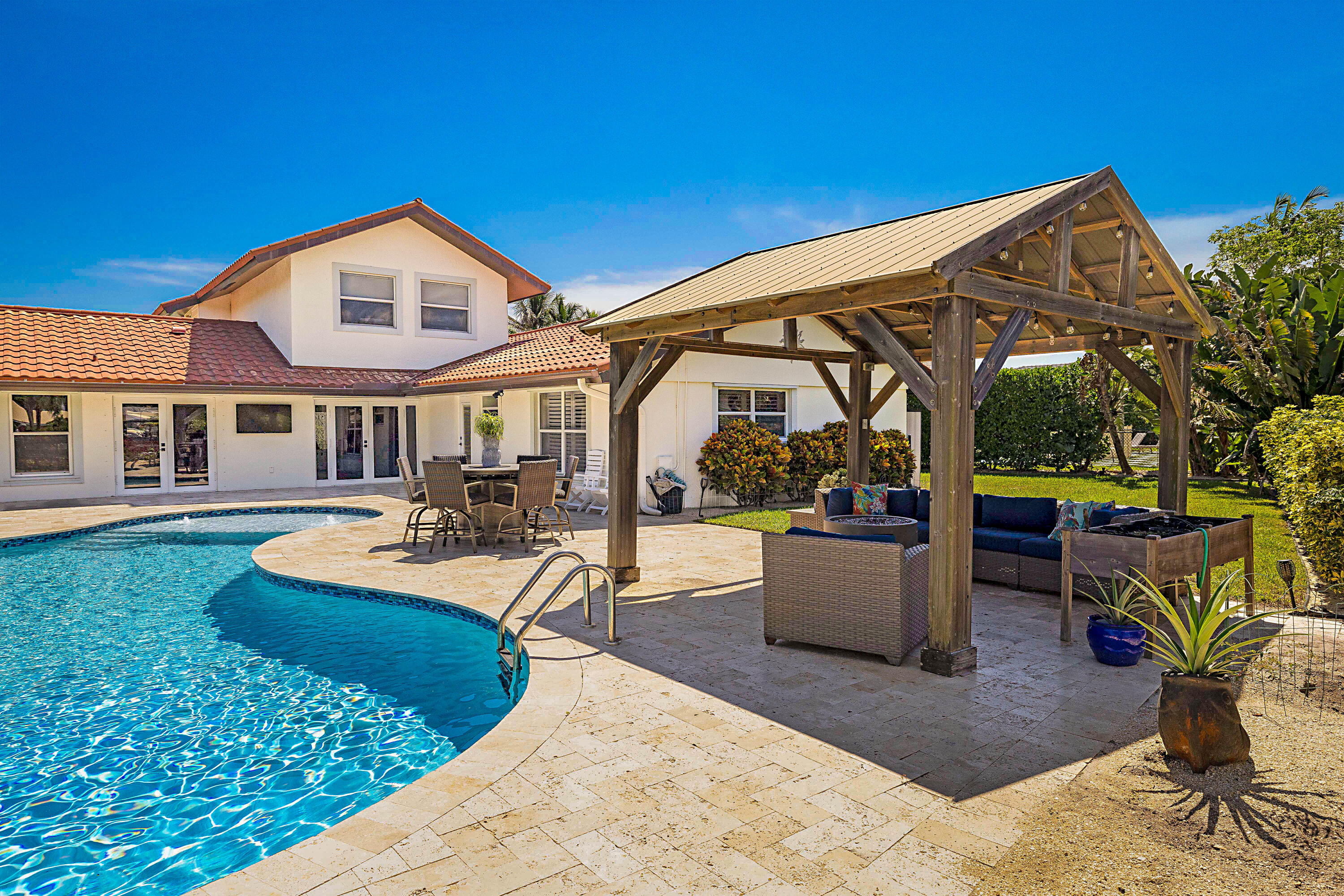 71 FAIRVIEW, Tequesta FL 33469