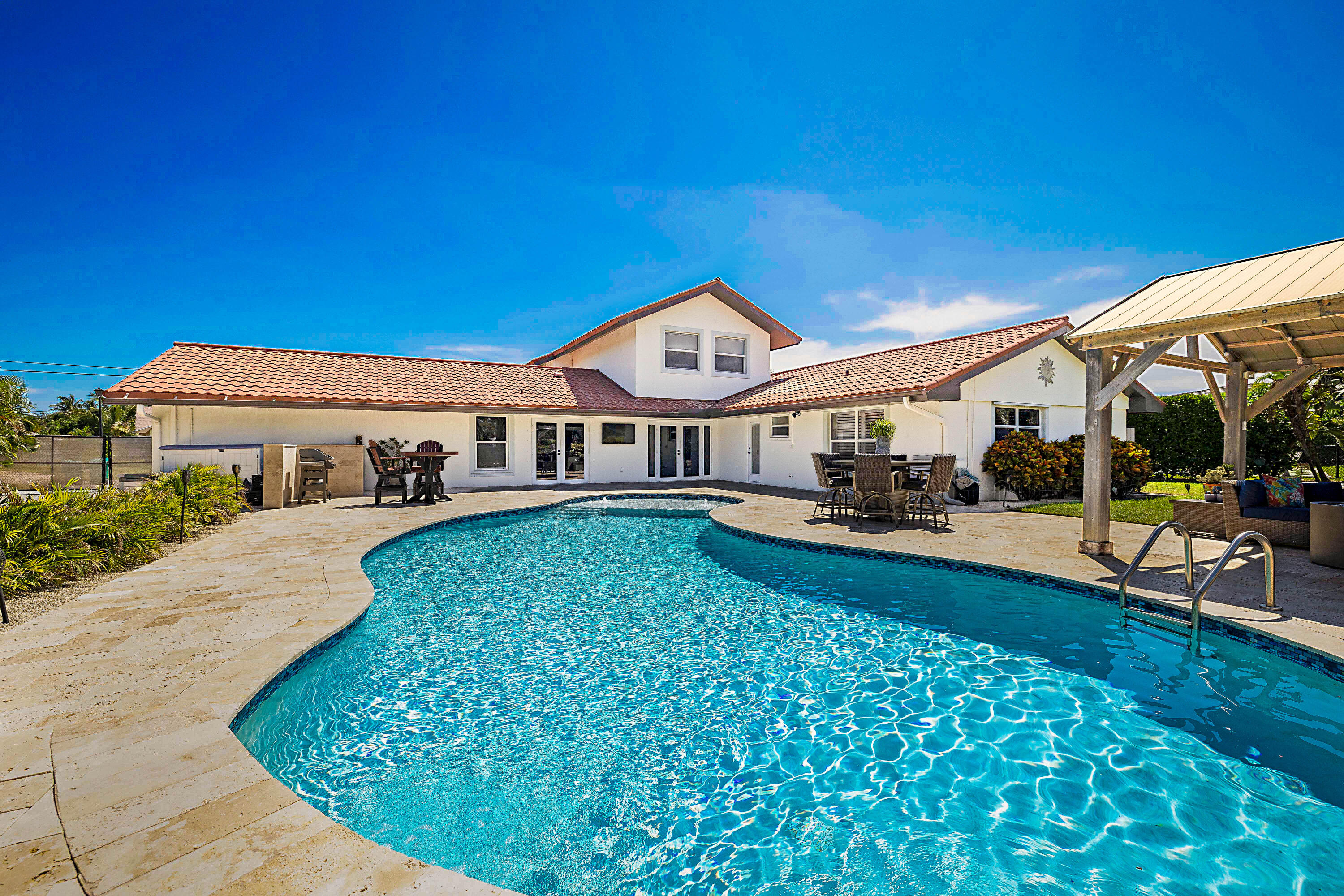 71 FAIRVIEW, Tequesta FL 33469