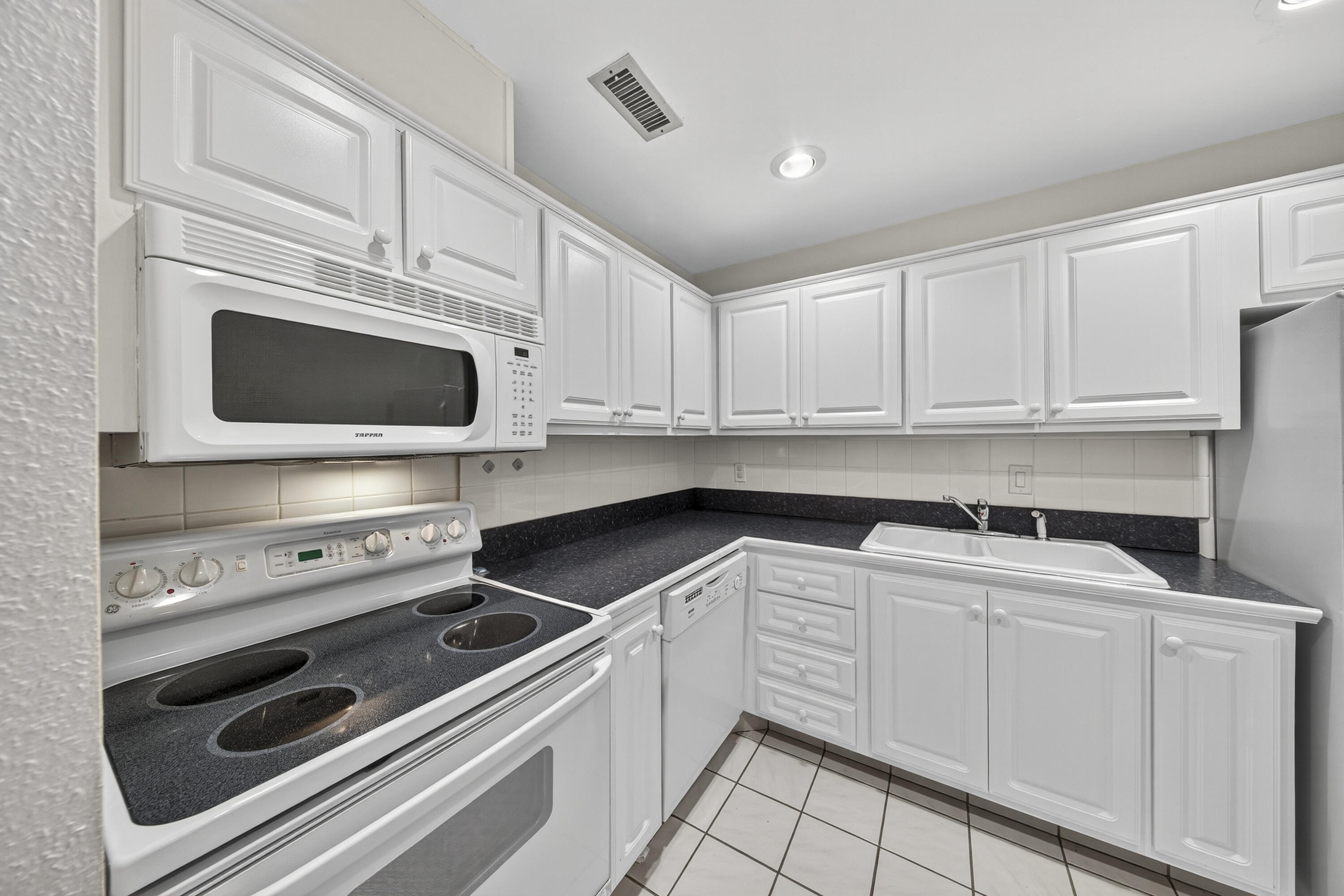 6417 BAY CLUB #3, Fort Lauderdale FL 33308