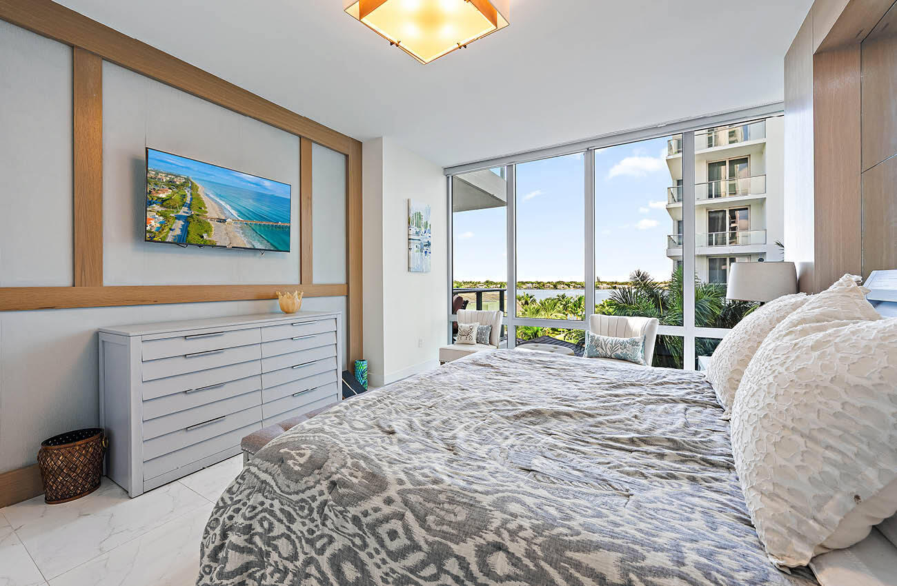 1 WATER CLUB #504, North Palm Beach FL 33408